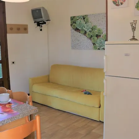 Daire Lovely Flat With Private Fenced Garden Bibione