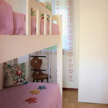 Daire Lovely Flat With Private Fenced Garden Bibione